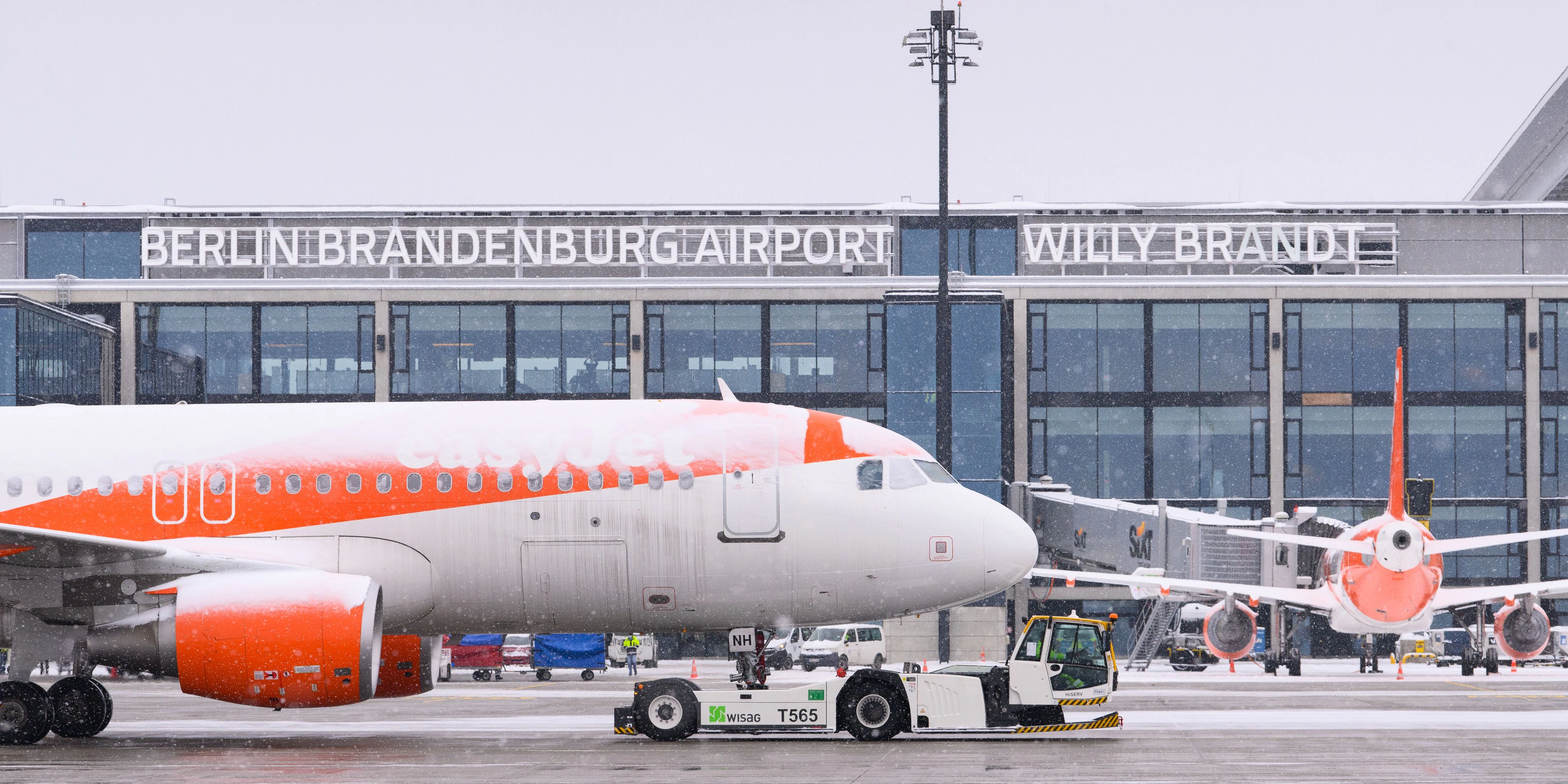 Je nachdem, wie die Sonne auf den Flughafen scheint, lösen Sonnenstrahlen einen Fehlalarm der Brandmeldeanlage aus.