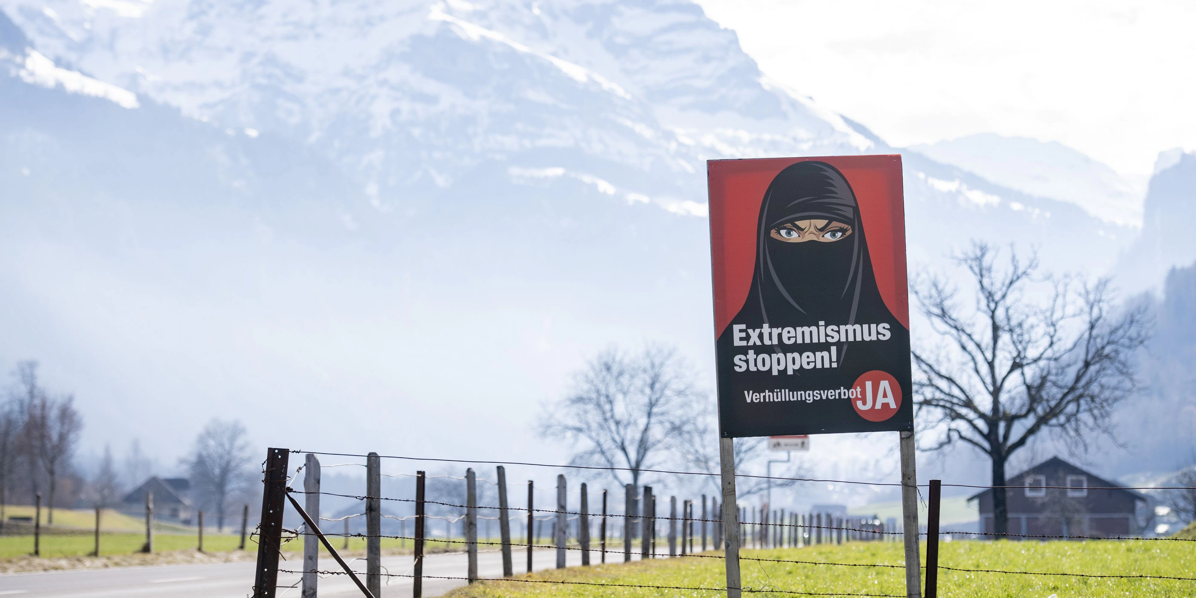 Das Plakat der Initiative erinnert an Karikaturen vergangener Zeiten