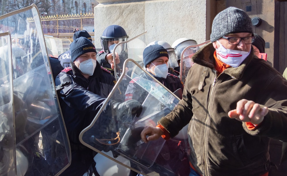 Die Polizei hatte alle Hände voll zu tun. Symbolbild.