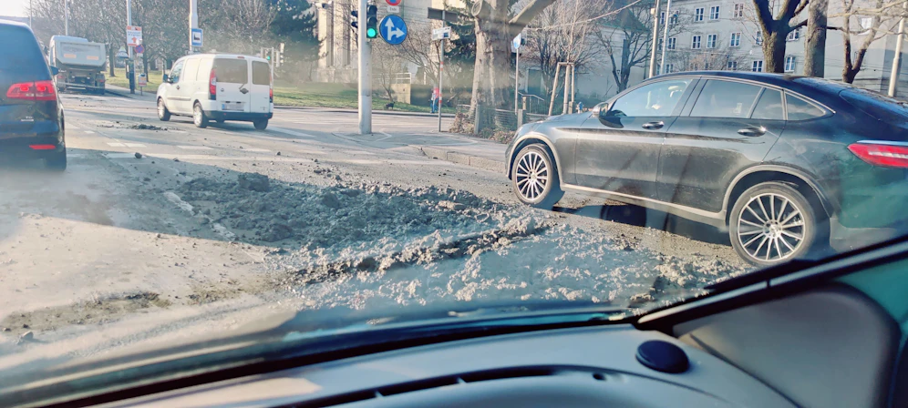 Ein Lkw verlor am Montagvormittag einen Teil seiner Fracht.