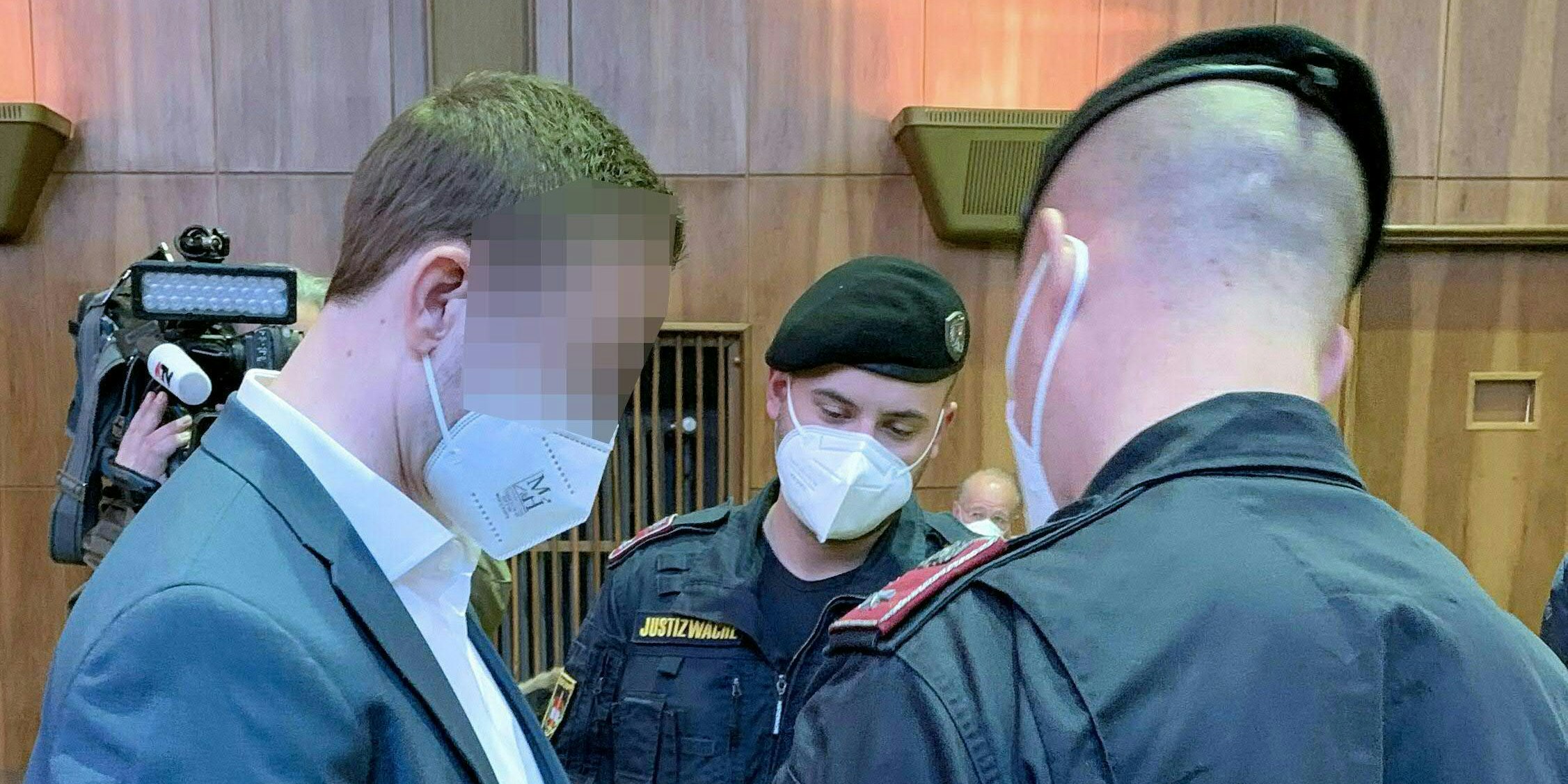 Wegen eines mutmaßlichen Mordes muss sich ein 35-Jähriger vor Gericht verantworten.