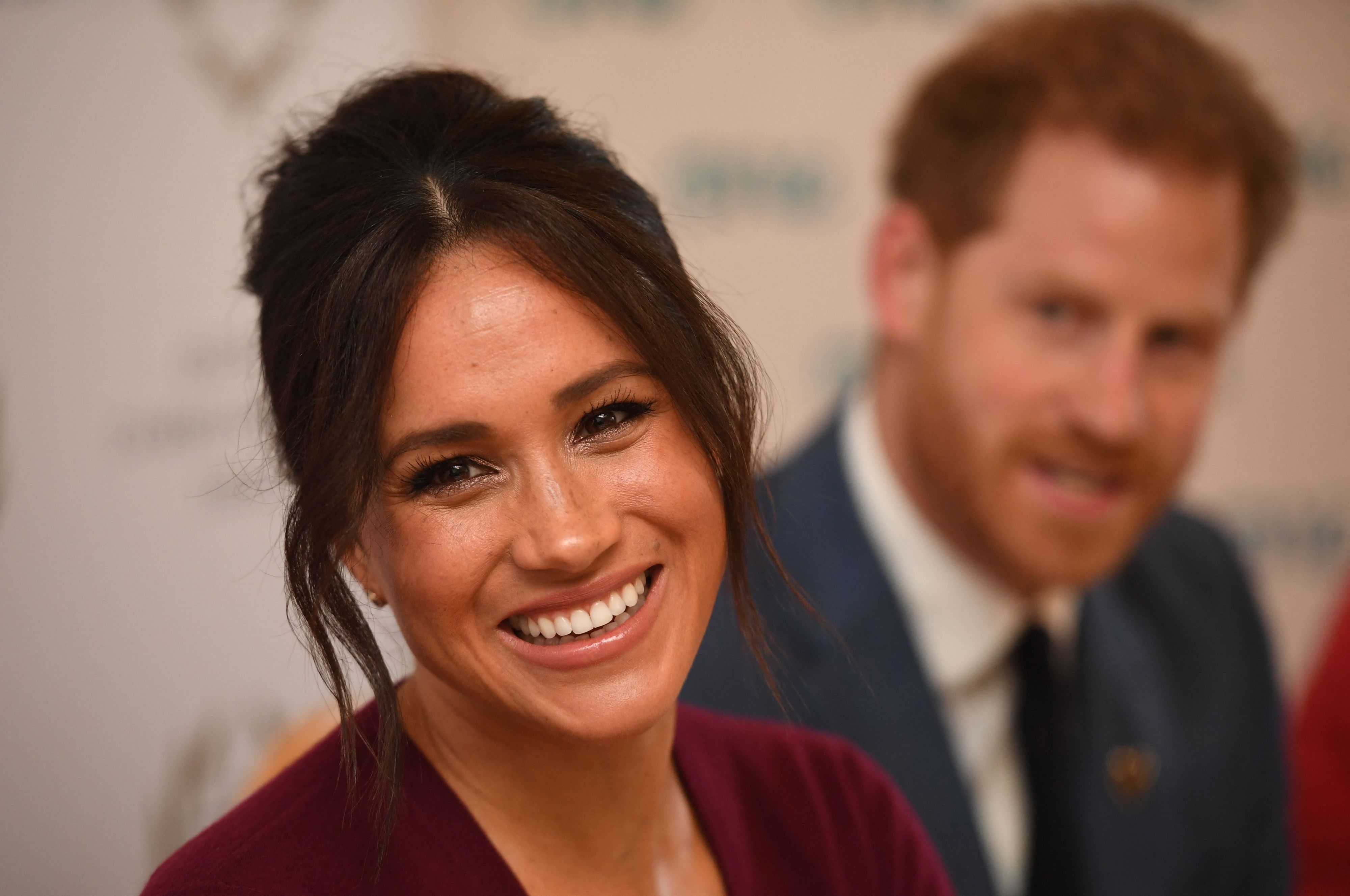 Vor allem Meghan Markle schoss scharf in Richtung der Royals. Sie warf dem Königshaus Rassismus vor und meint, dass man sie nie unterstütz habe.