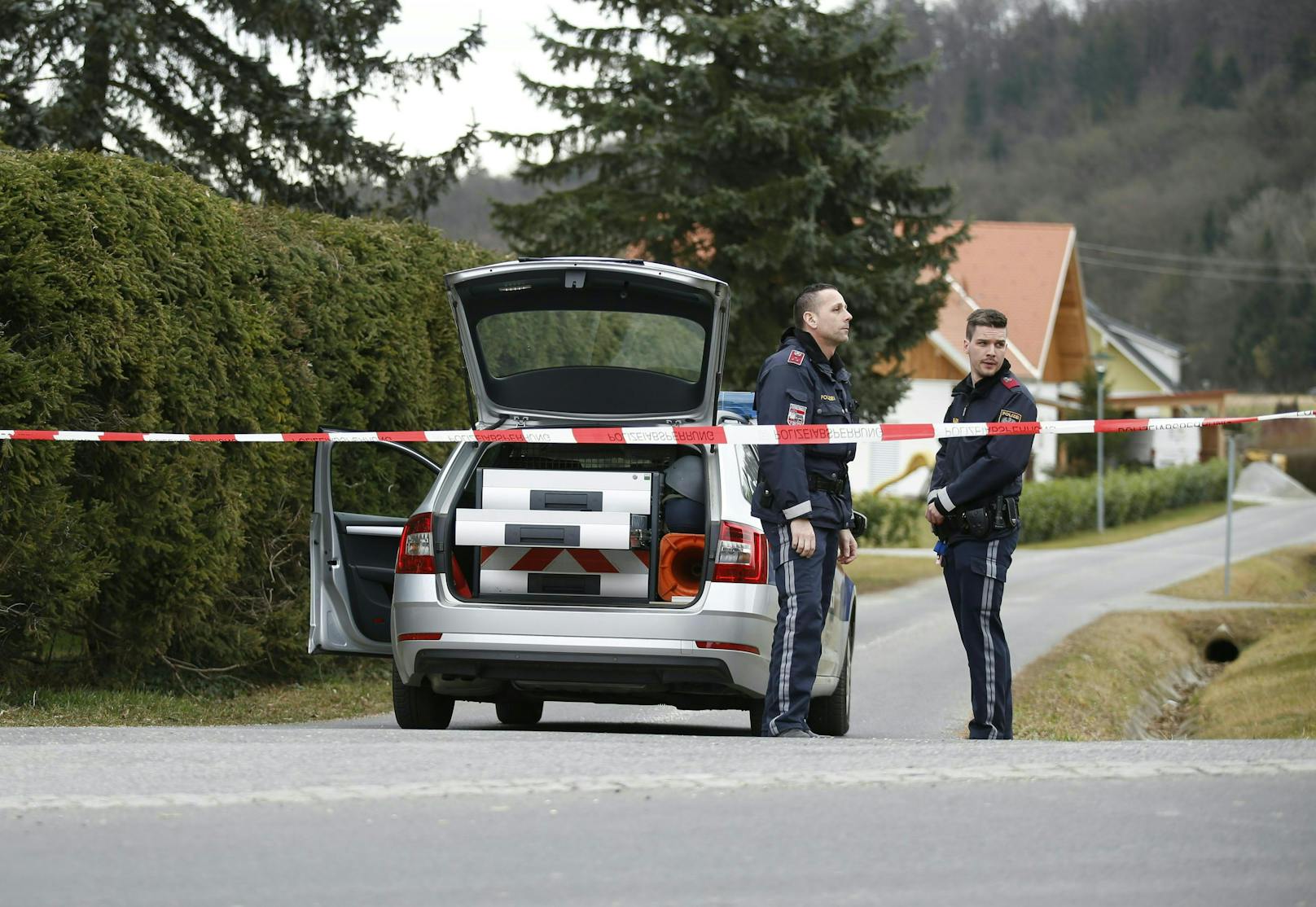 In Großwilfersdorf (Hartberg-Fürstenfeld) kam es im Februar 2020 zu einem Tötungsdelikt. Eine Frau (34) soll von ihrem Ex-Freund erschossen worden sein. 
