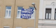 Wiener sorgen mit vulgärem Banner am Gürtel für Wirbel