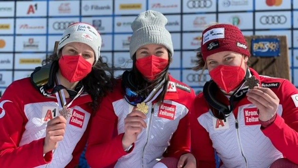 Wechner, Kappaurer und Egger jubeln über den ÖSV-Dreifachsieg.&nbsp;