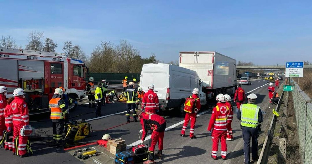 Schwerer Verkehrsunfall auf der A25
