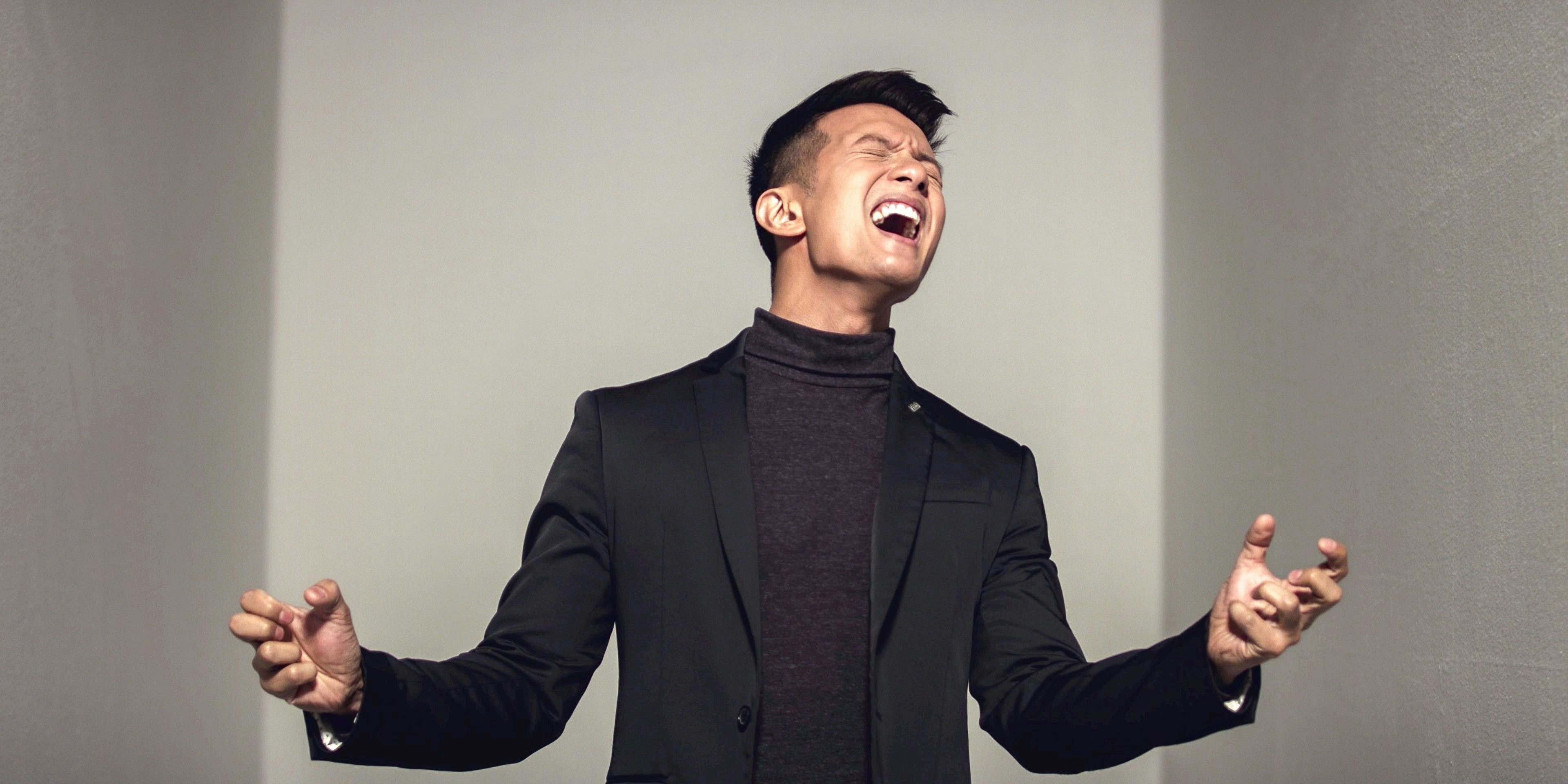 "Amen": Vincent Bueno