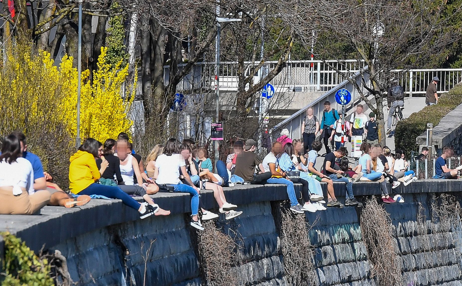 Die Innpromenade wird in Innsbruck zum Corona-Hotspot.