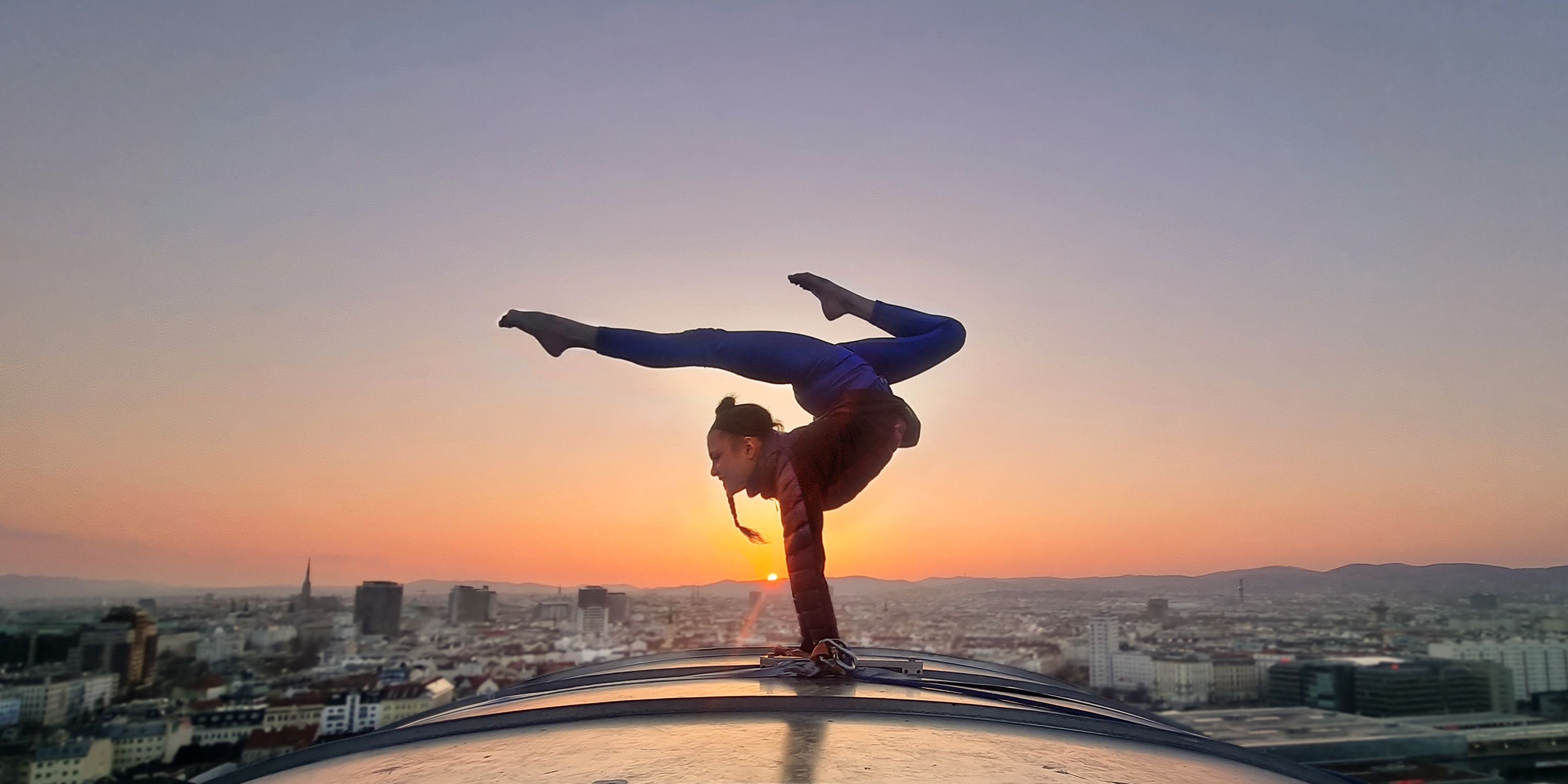 Stefanie Millinger, das Wiener Riesenrad und das neue Samsung Galaxy S21 Ultra 5G– das waren die Zutaten für einen Stunt der schwindelfreien Art.  