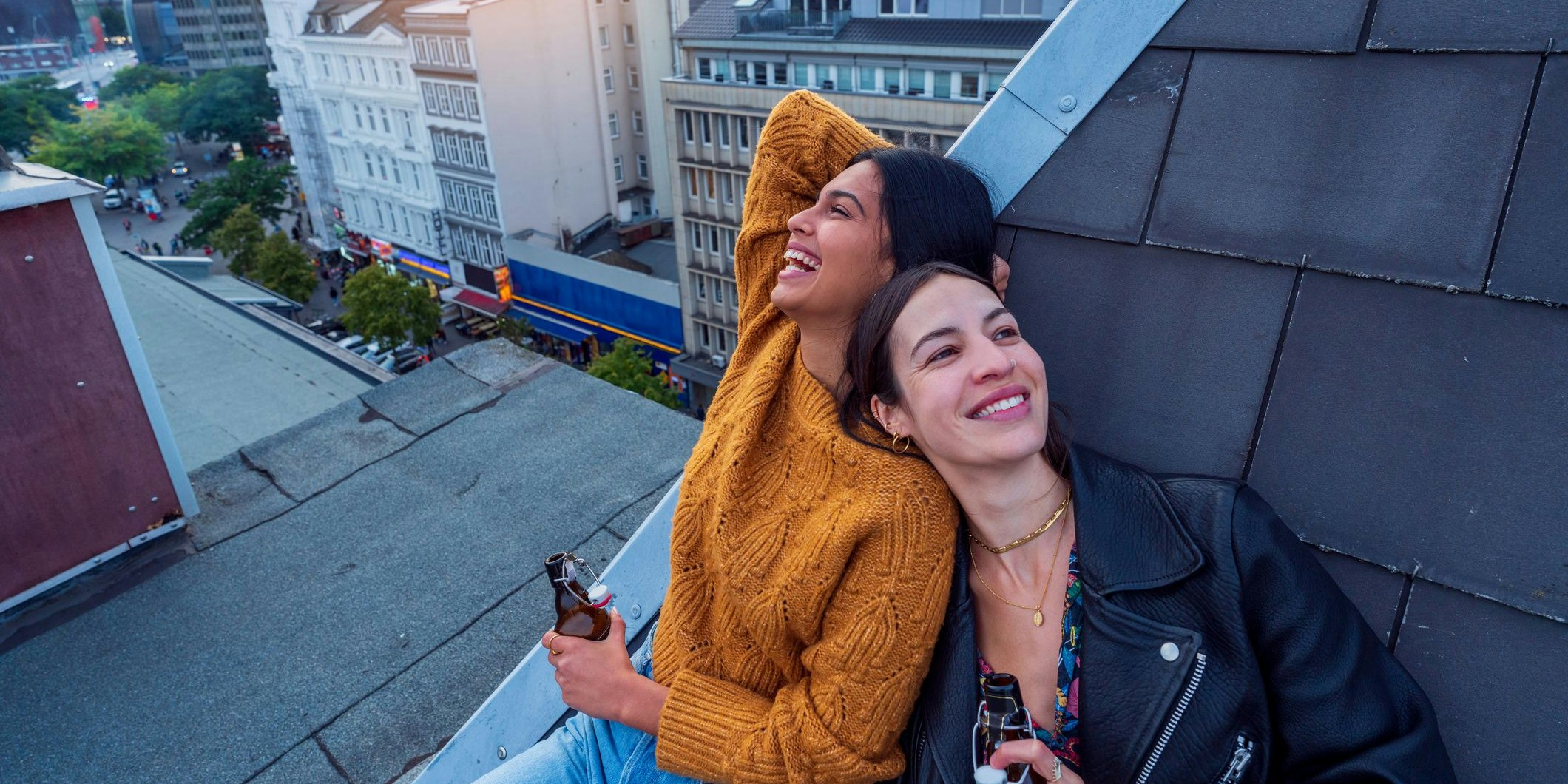 Zu unserem engsten Freundeskreis zählen etwa fünf Menschen.