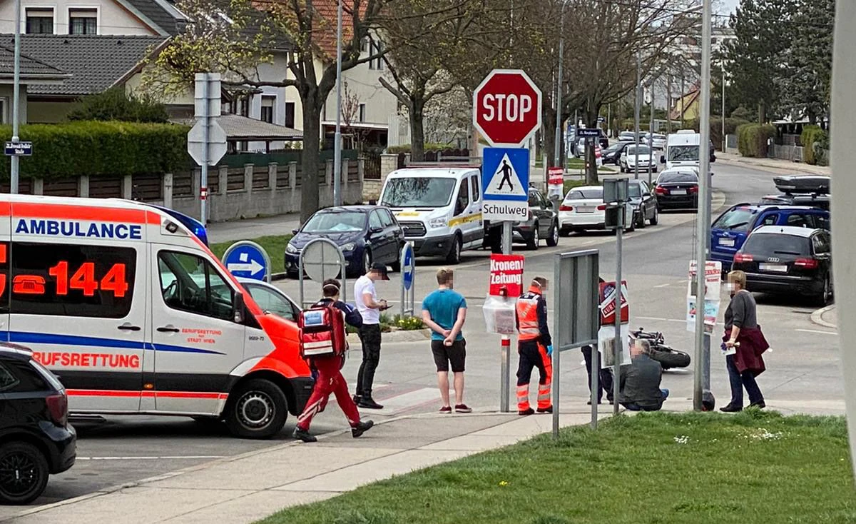 Die Rettung brachte den Mann ins Krankenhaus in Wien.