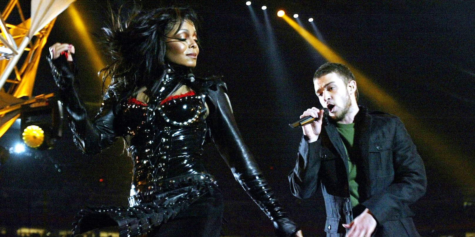 "Nippelgate": <strong>Janet Jackson</strong> and <strong>Justin Timberlake</strong> in der&nbsp;Halbzeitpause des Super Bowls 2004
