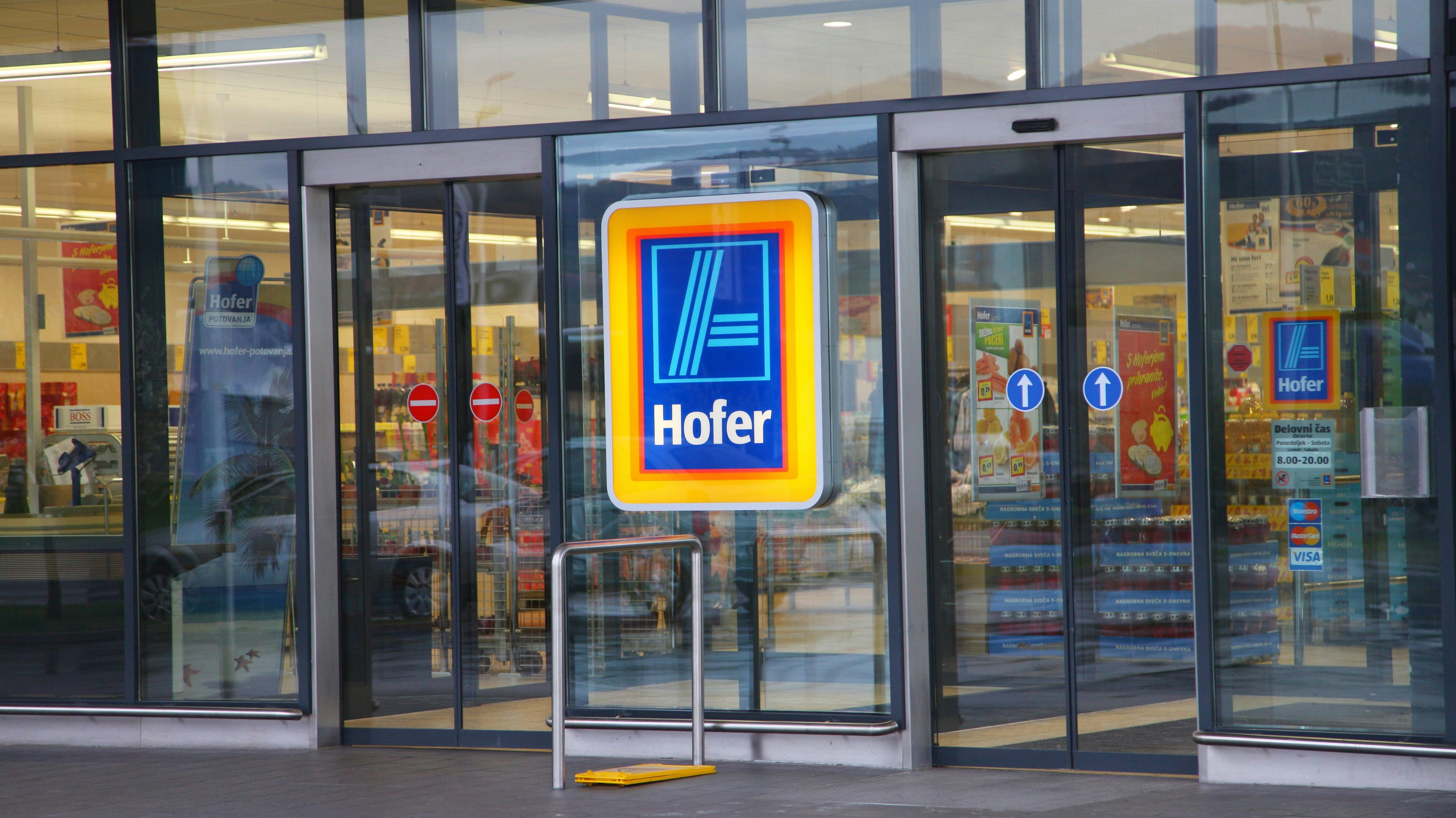 Hofer stoppt den Verkauf von Feuerwerk.