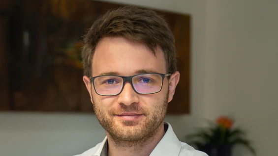 Der Beschuldigte wird durch den Welser Anwalt Lorenz Kirschner vertreten.