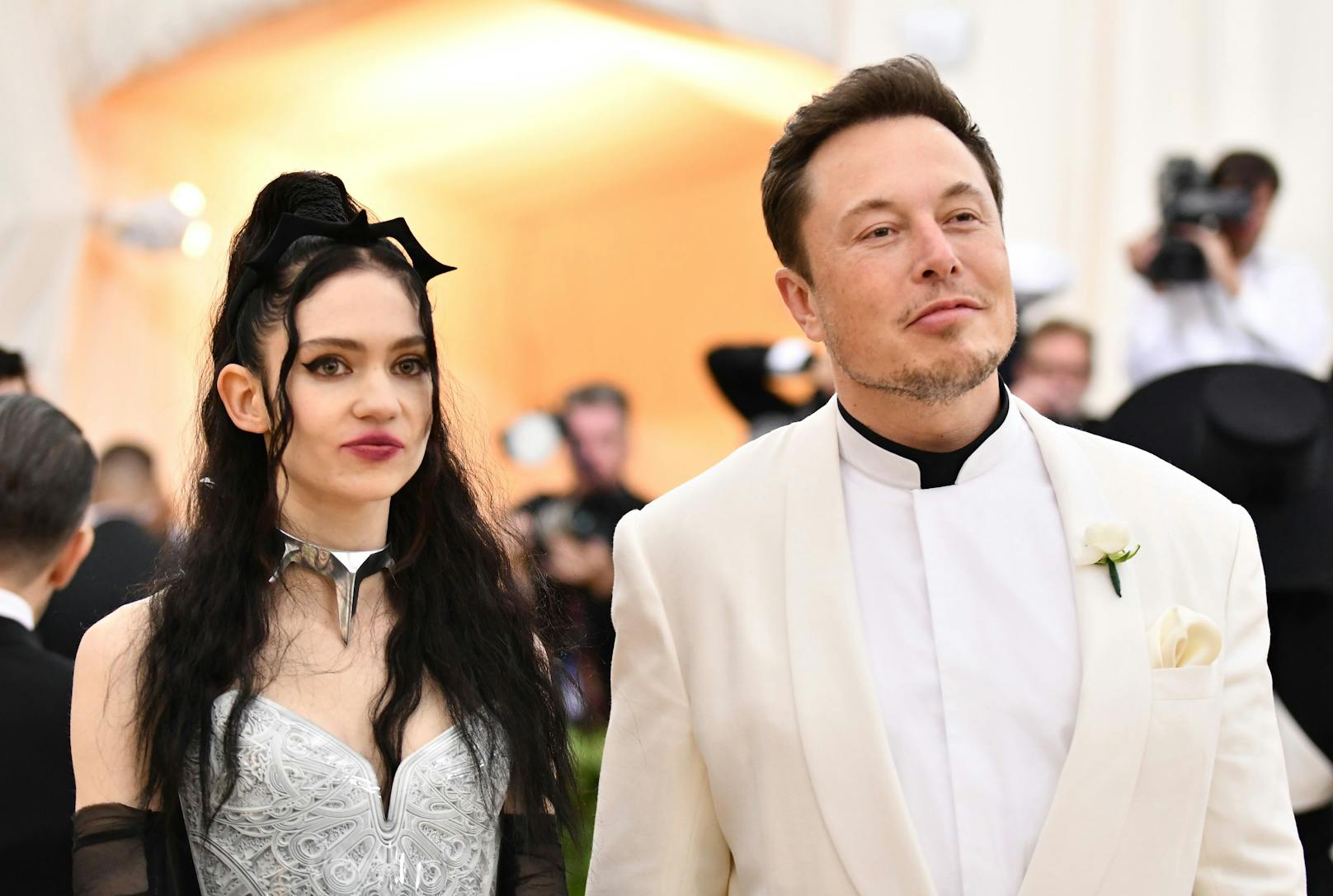 Seit 2018 führt Musk eine Beziehung mit der kanadischen Sängerin Grimes.