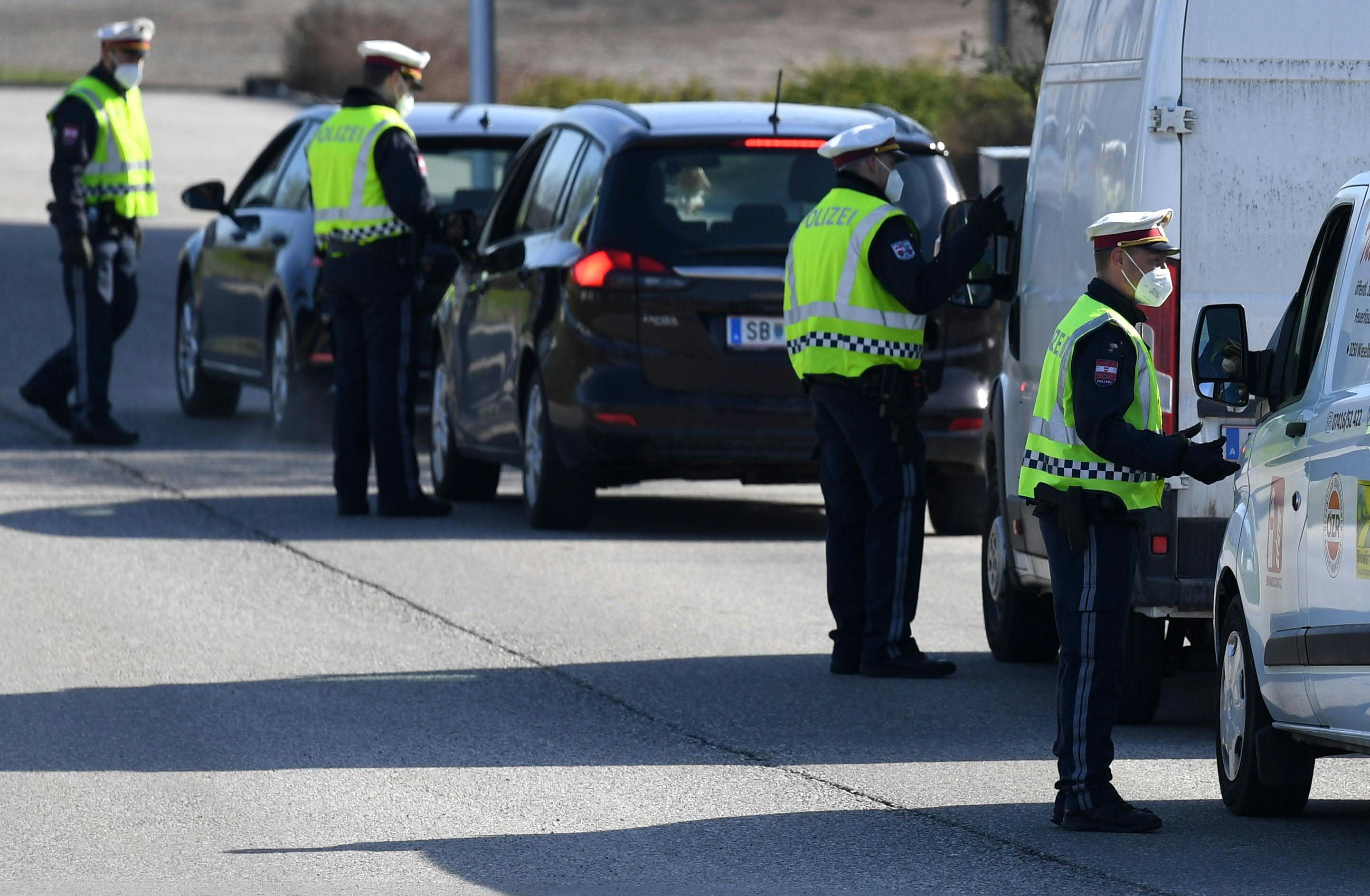 Corona-Kontrollen der Polizei im Hotspot-Bezirk Scheibbs.