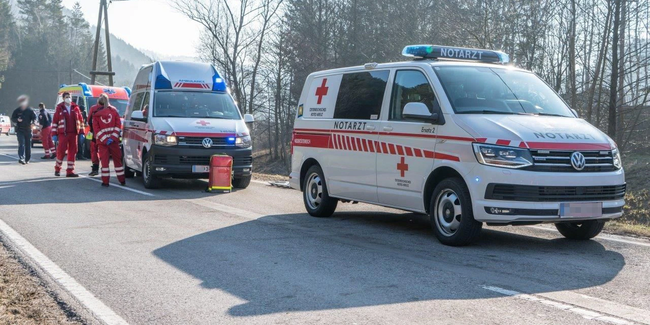 Die Einsatzkräfte konnten das Leben des 19-Jährigen nicht mehr retten.