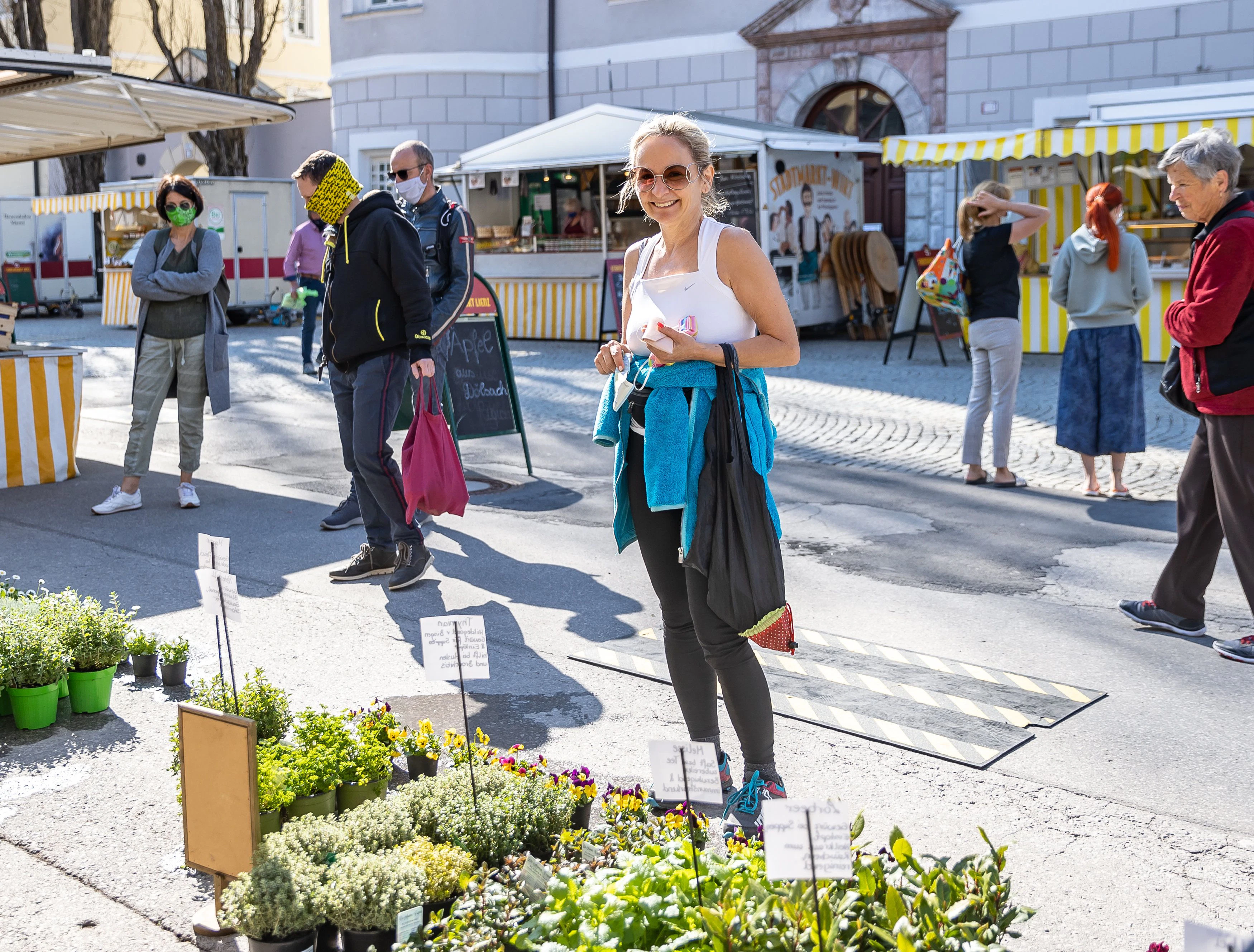 Ein Frühling wie damals? In Tirol will man bereits im Mai wieder weiter aufsperren.