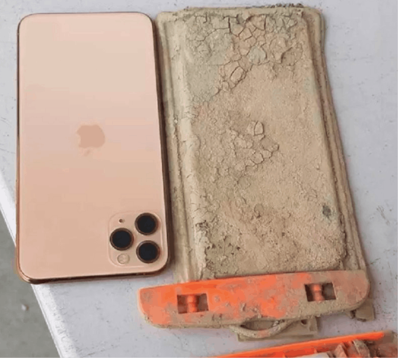 Das iPhone 11 Pro Max wurde im ausgetrockneten Sun Moon Lake nach einem ganzen Jahr funktionstüchtig gefunden.