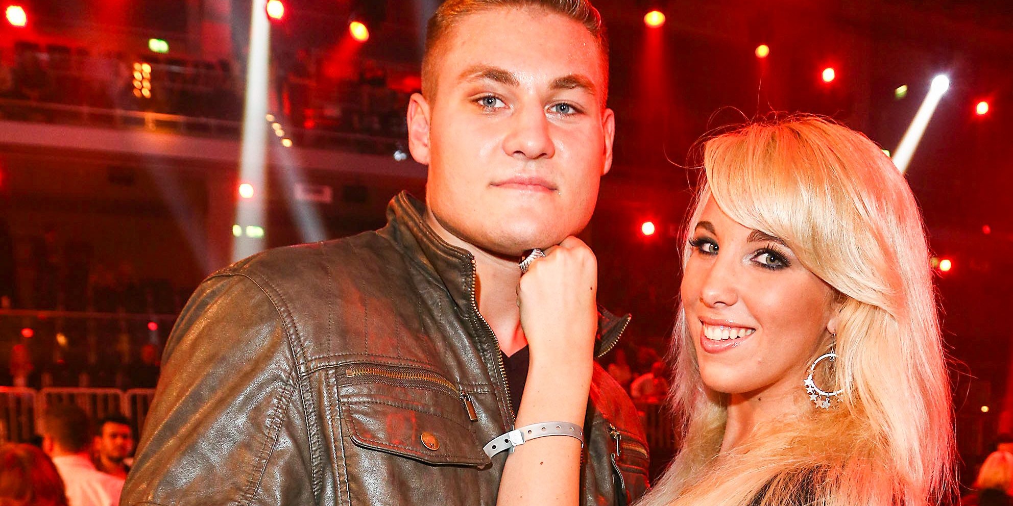 Download von www.picturedesk.com am 14.04.2021 (17:27).  Annemarie Eilfeld mit ihrem Freund Tom Schwarz bein Boxen Boxkampf am Ring beim ProSieben Promiboxen am Samstag 27.September 2014 im Castello in Duesseldorf/picture alliance - 20140927_PD8246 - Rechteinfo: Rights Managed (RM)