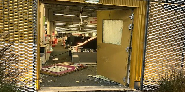 So sah die Hintertür nach dem Einbruch aus.