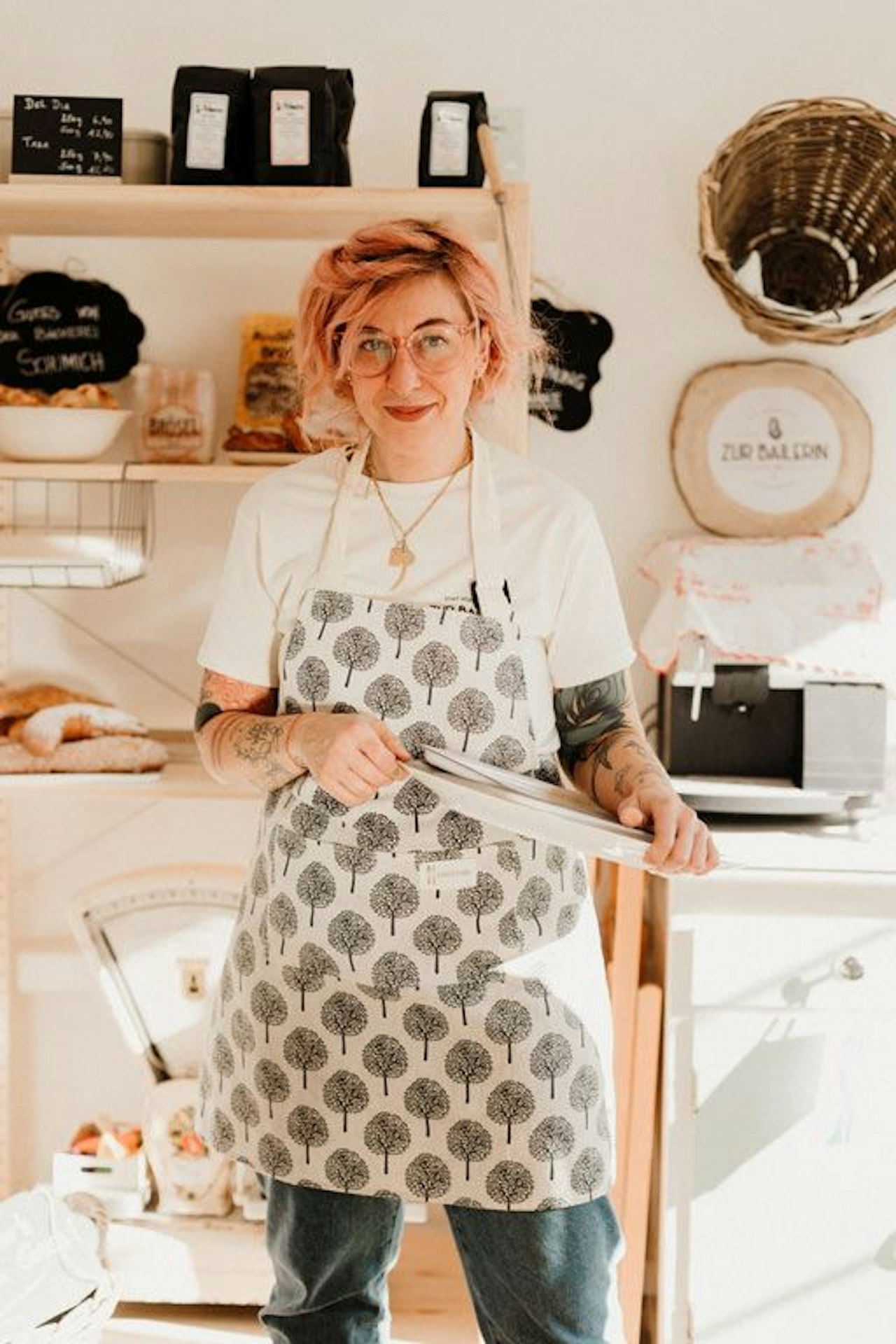 Heute.at - Greißlerin sammelt Kaffee und Tee für Spitalshelden