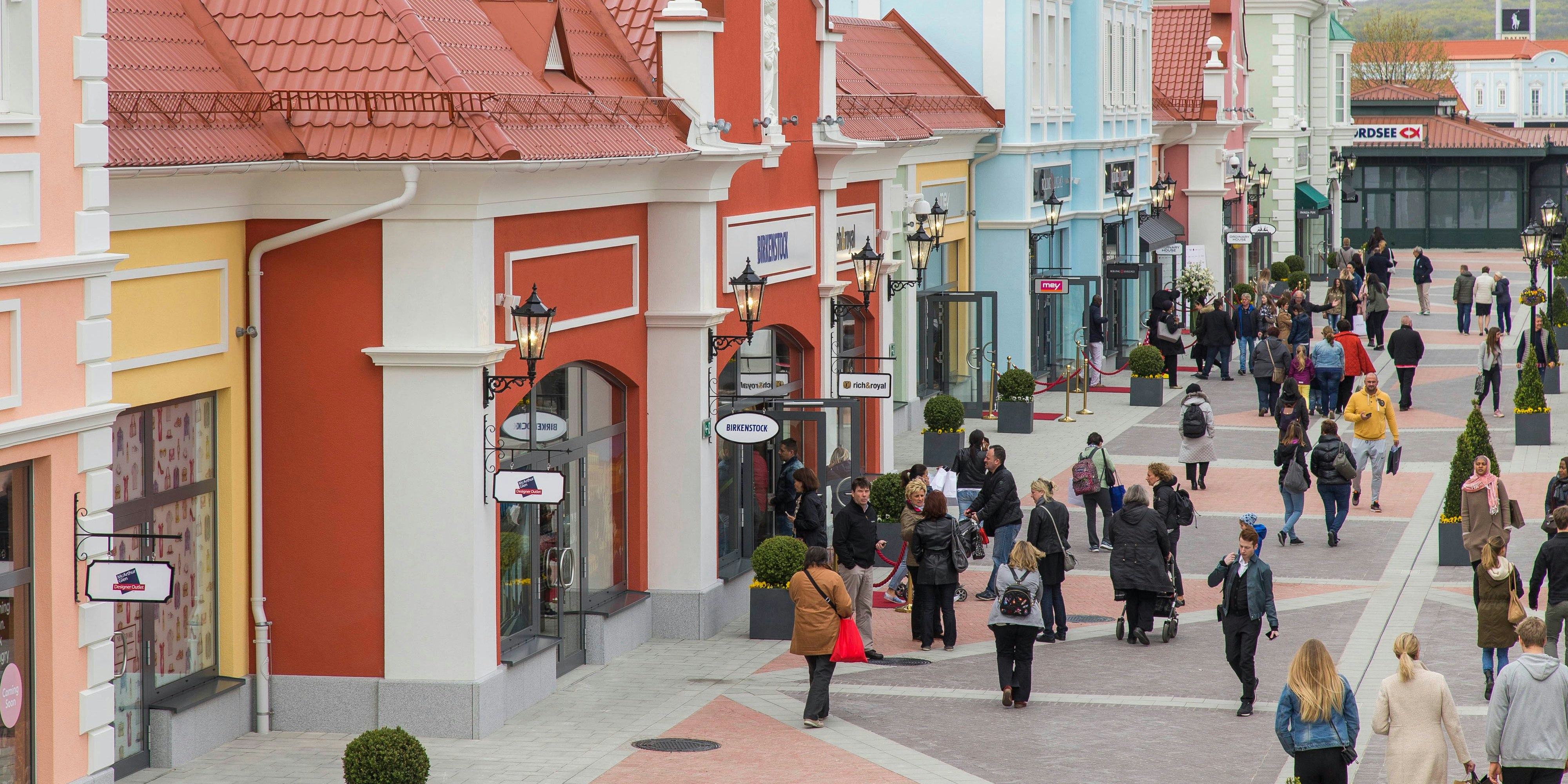 Geschäfte im Burgenland öffnen am Montag, doch Wiener dürfen nicht einkaufen.