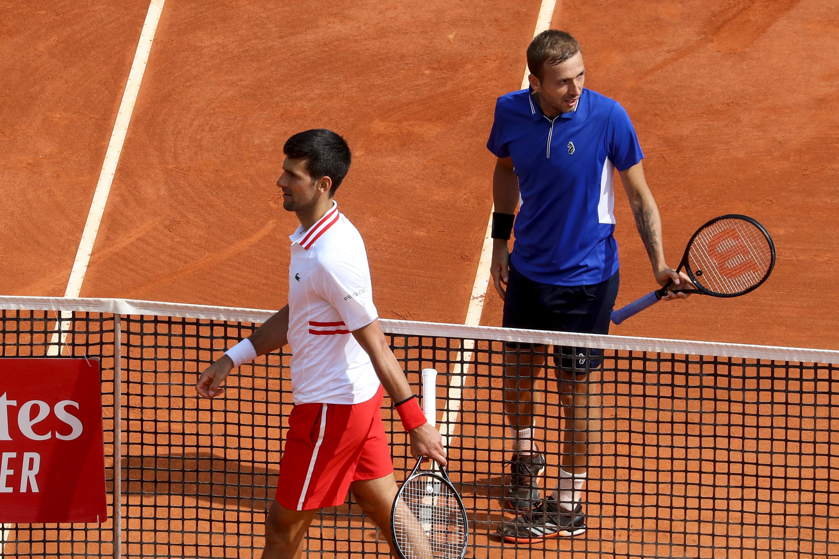 Novak Djokovic muss sich Daniel Evans geschlagen geben.