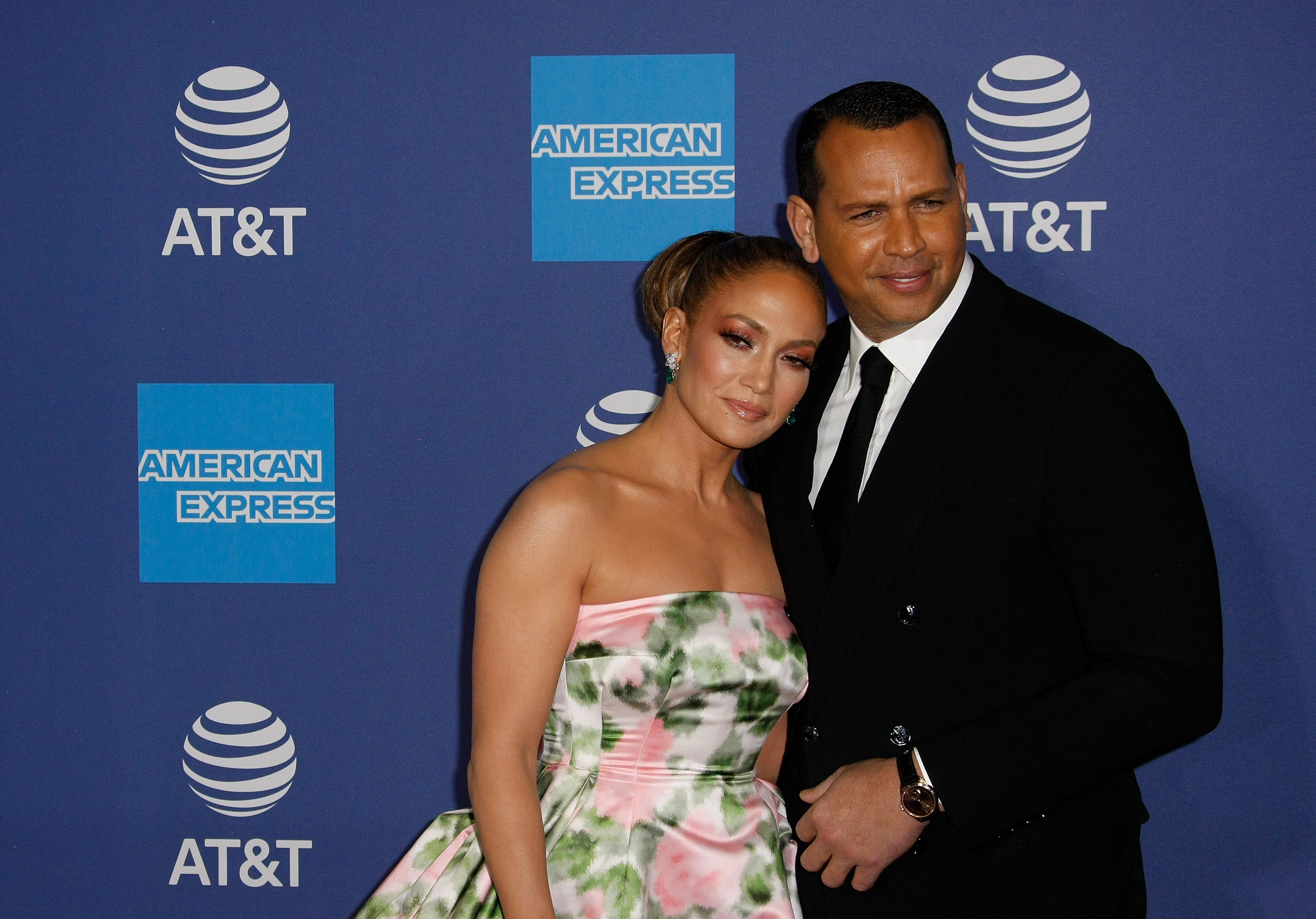 <strong>Jennifer Lopez</strong> und <strong>Alex Rodriguez</strong> haben ihre Verlobung aufgelöst. Die beiden möchten aber als Freunde weiterhin für einander da sein.<br>