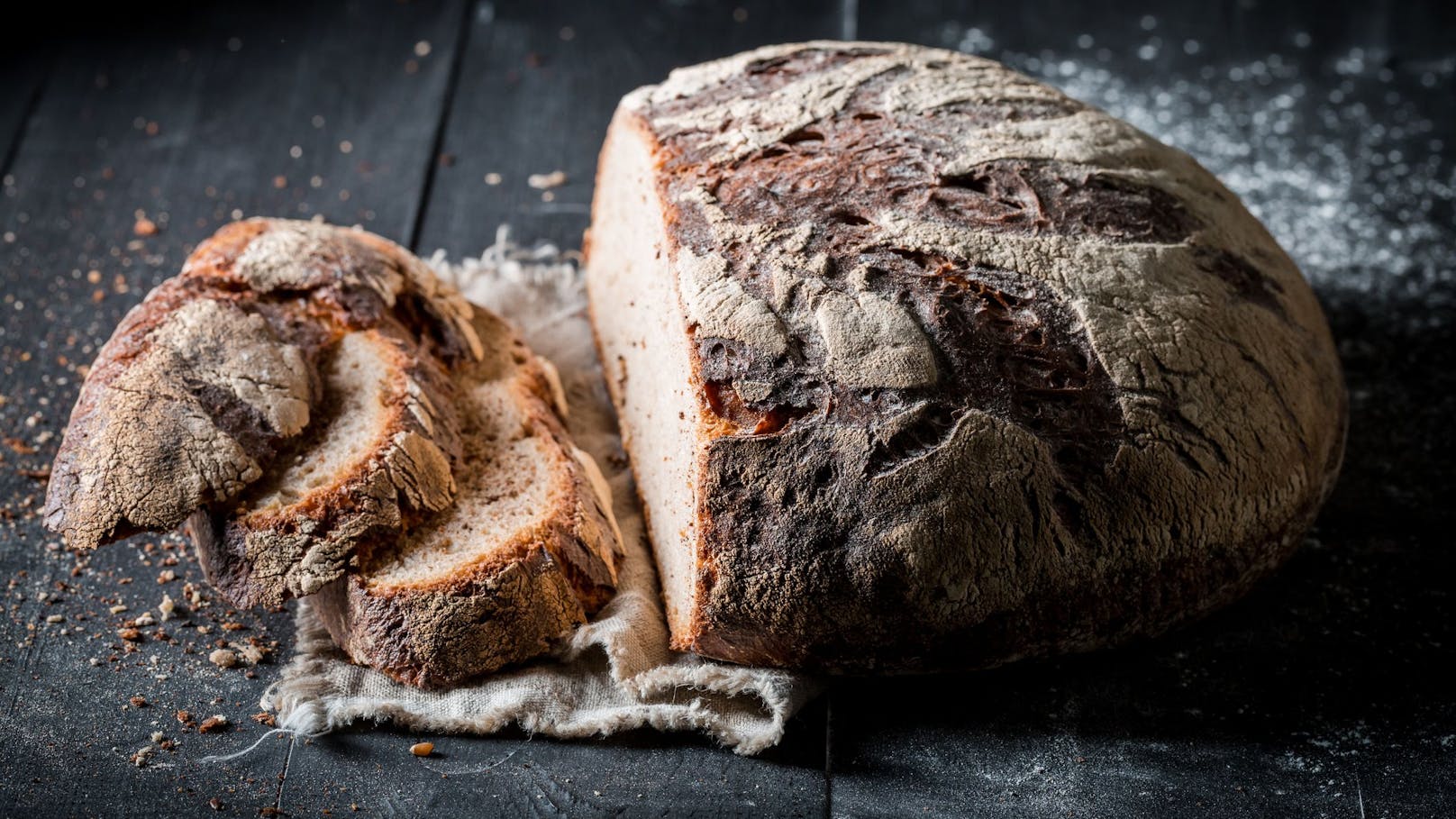 2022 steigen die Preise vieler Grundnahrungsmittel – darunter Brot, Hühnerfleisch und Kartoffeln. Das sind die Ursachen.