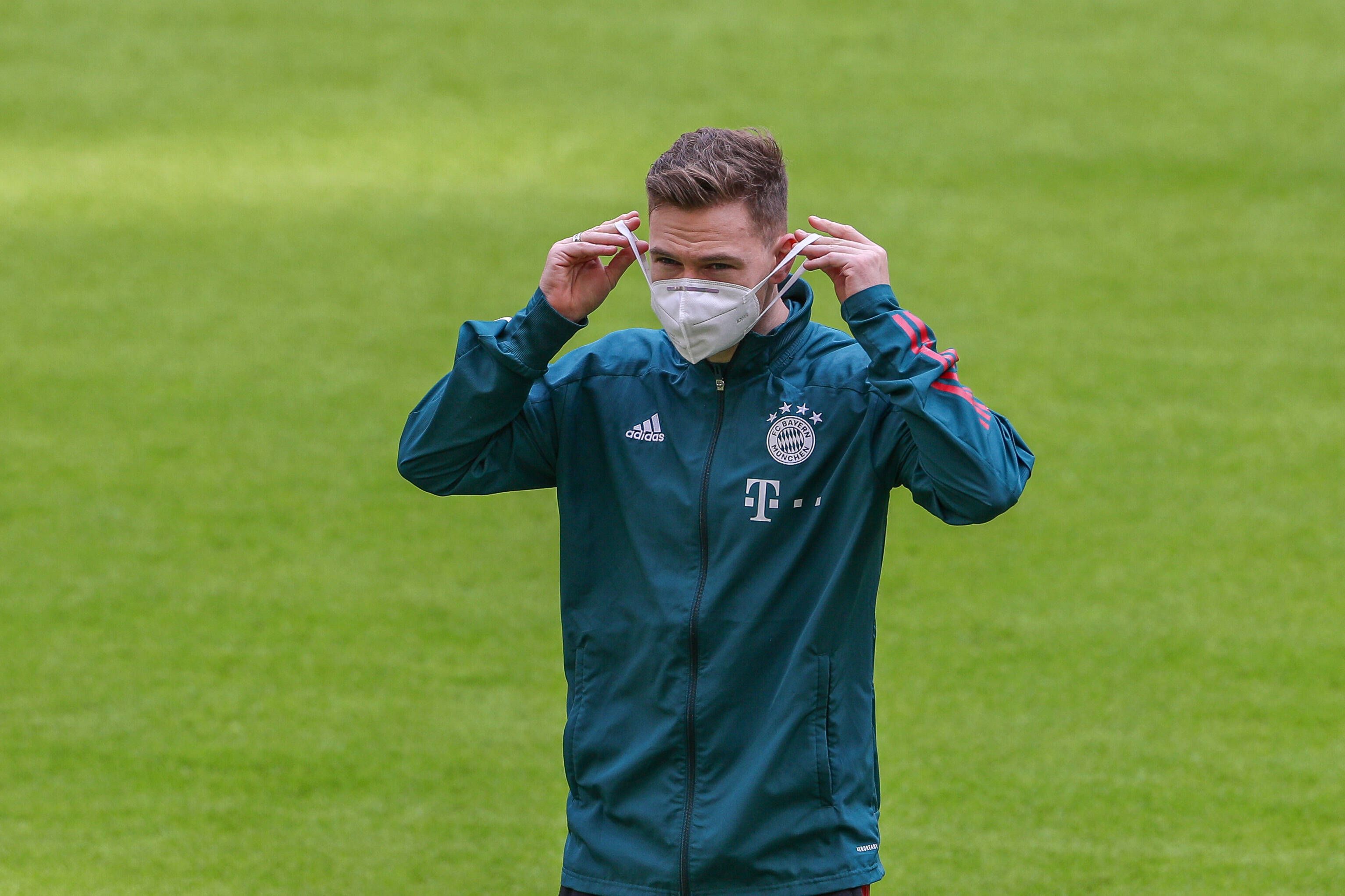 Joshua Kimmich setzt sich selbst an den Verhandlungstisch. 