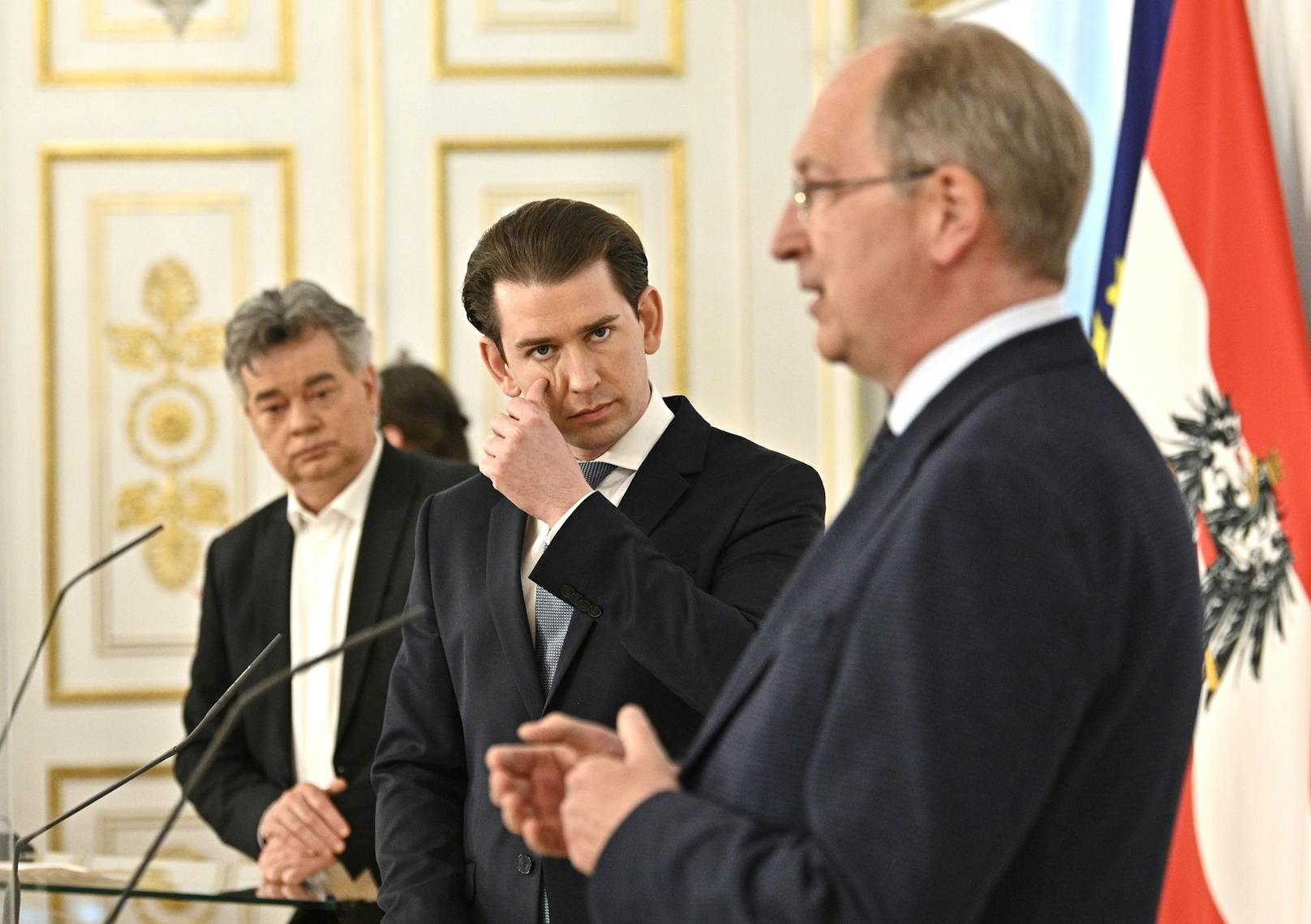 Vizekanzler Werner Kogler (Grüne), Bundeskanzler Sebastian Kurz (ÖVP), Oswald Wagner, Vizerektor MedUni Wien.