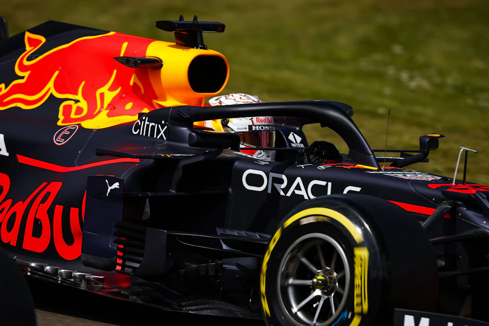 Max Verstappen stellt die Trainings-Bestzeit auf. 