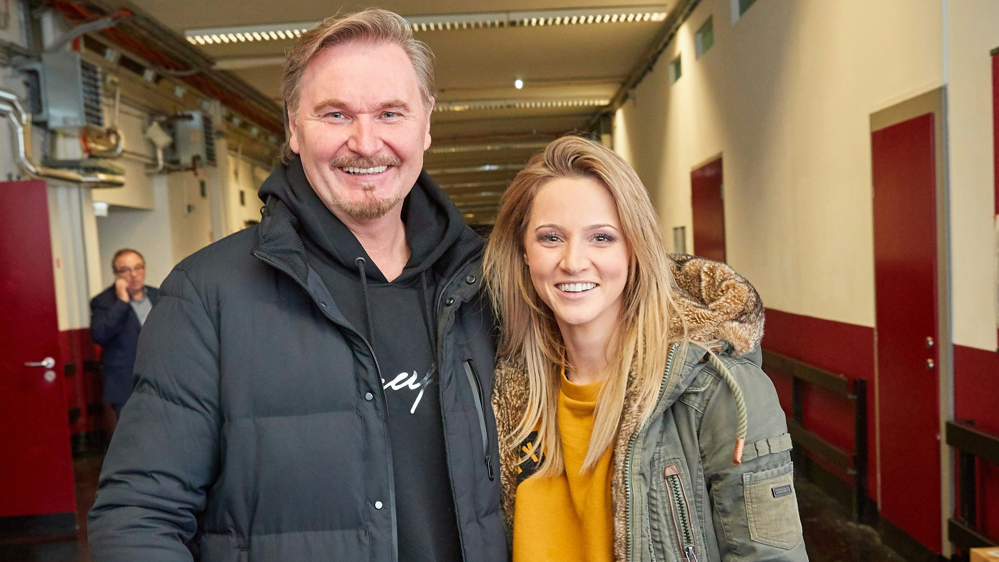 Download von www.picturedesk.com am 17.04.2021 (17:24).  Copyright: Starpix/ Alexander TUMA, 25.11.2018 WIen, Nik P. , Melissa NASCHENWENG, Backstage bei der Schlagernacht 2018 in der Wiener Stadthalle - 20181125_PD7839 - Rechteinfo: Rights Managed (RM)