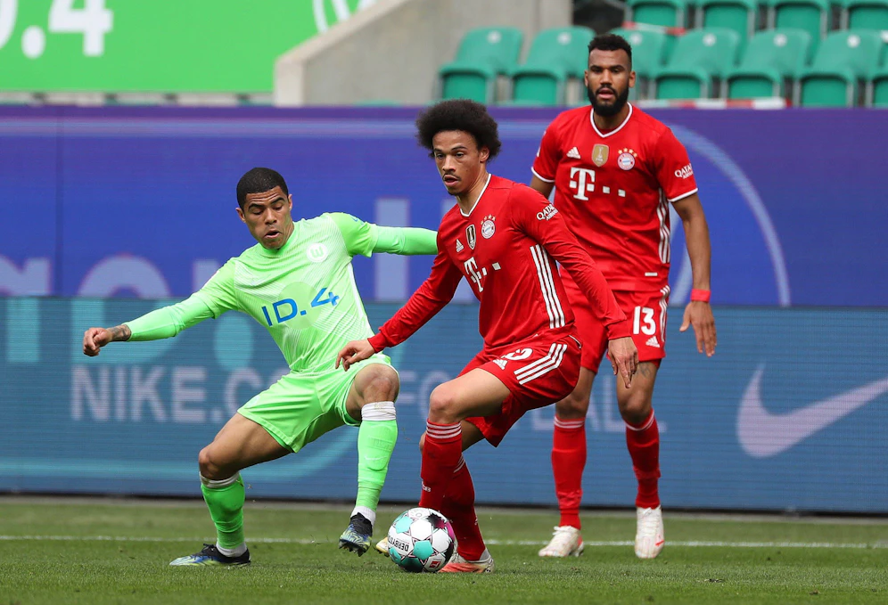Die Bayern biegen auch Wolfsburg. 