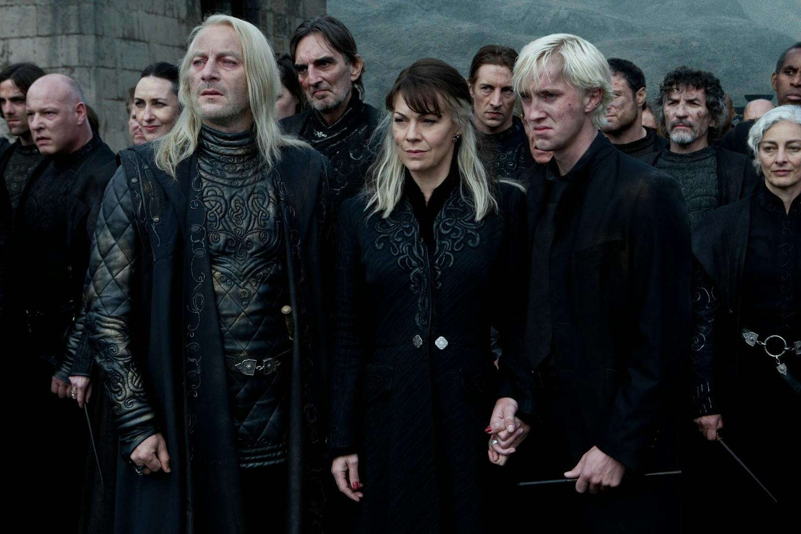 Jason Isaacs als Lucius Malfoy, Helen McCrory als Narcissa Malfoy und Tom Felton als Draco Malfoy in "Harry Potter und die Heiligtümer des Todes".