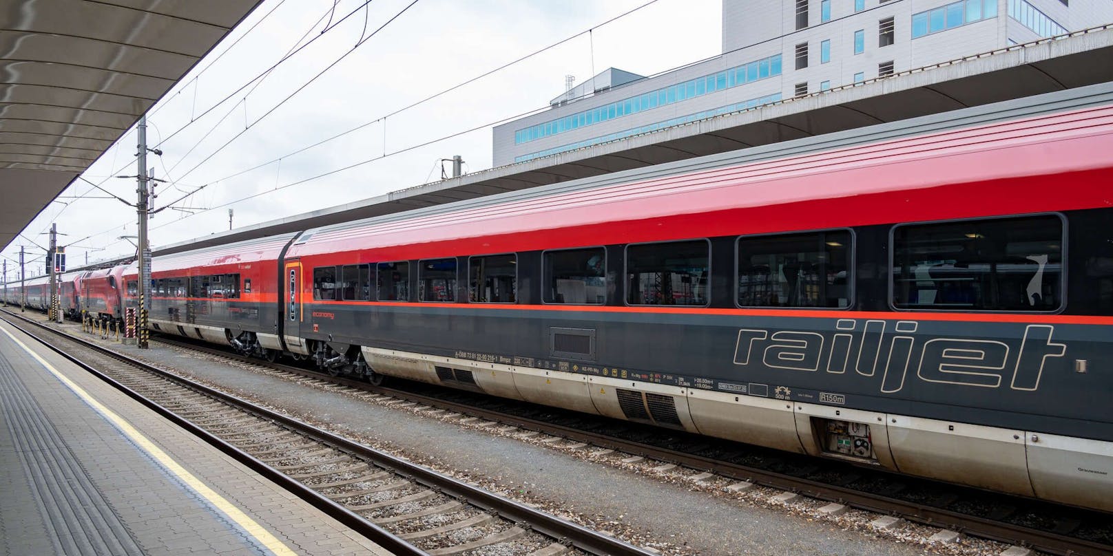 Künftig soll eine neue Bahnverbindung zwischen Wien, Prag und Berlin schnellere Reisen zwischen den drei Hauptstädten ermöglichen.