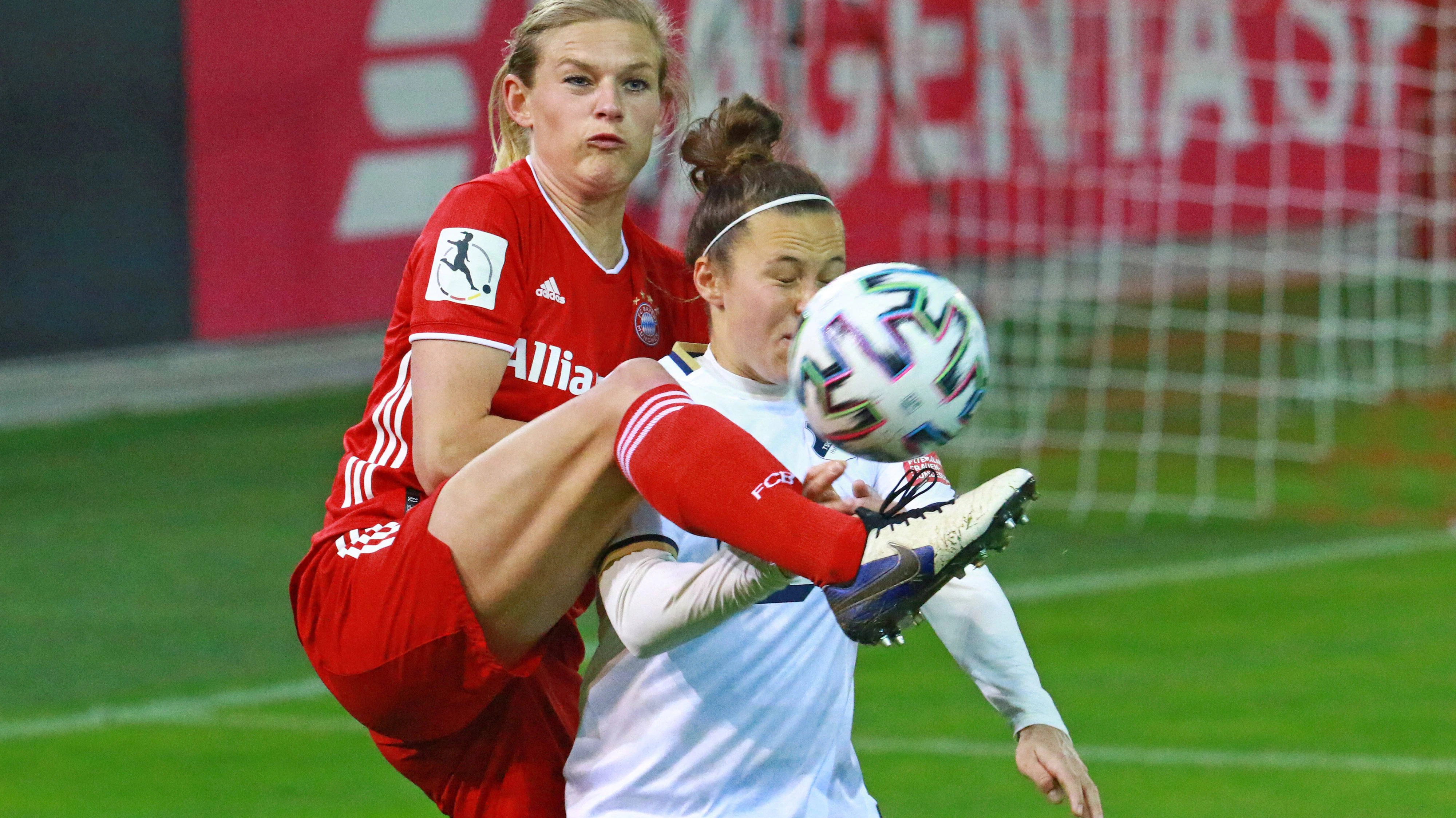 Carina Wenninger (l.) im Duell mit Nicole Billa