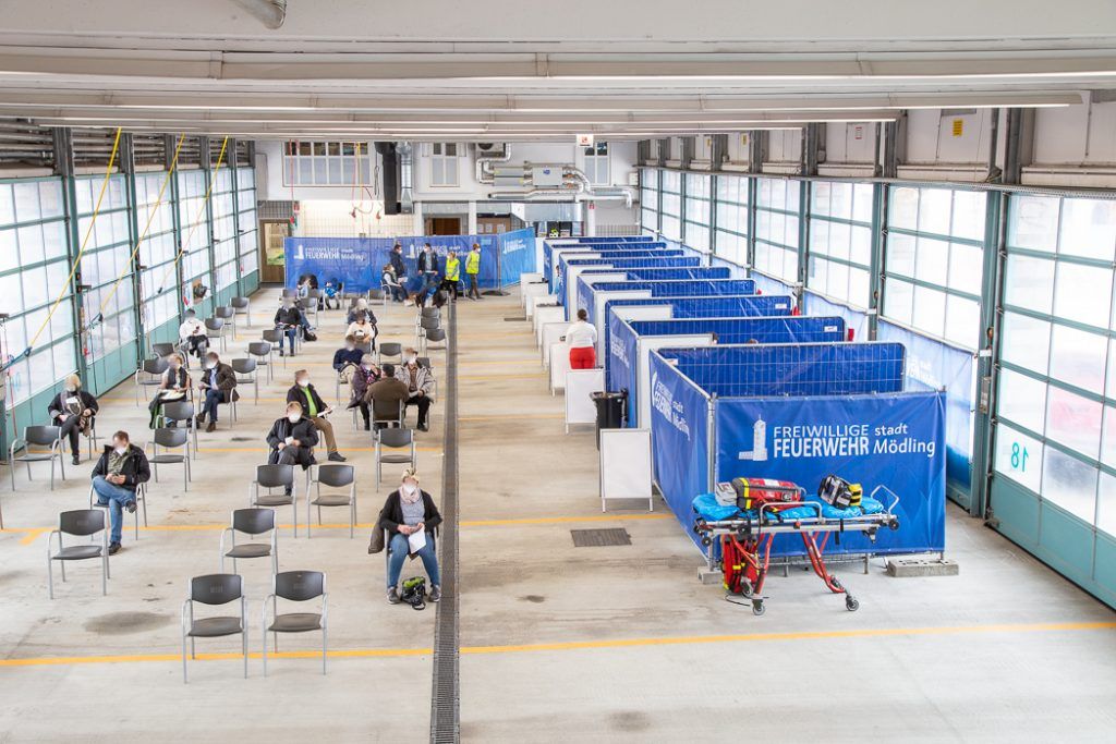 Am Areal der Feuerwehr in Mödling wurden am Samstag rund 900 Impfungen verabreicht.