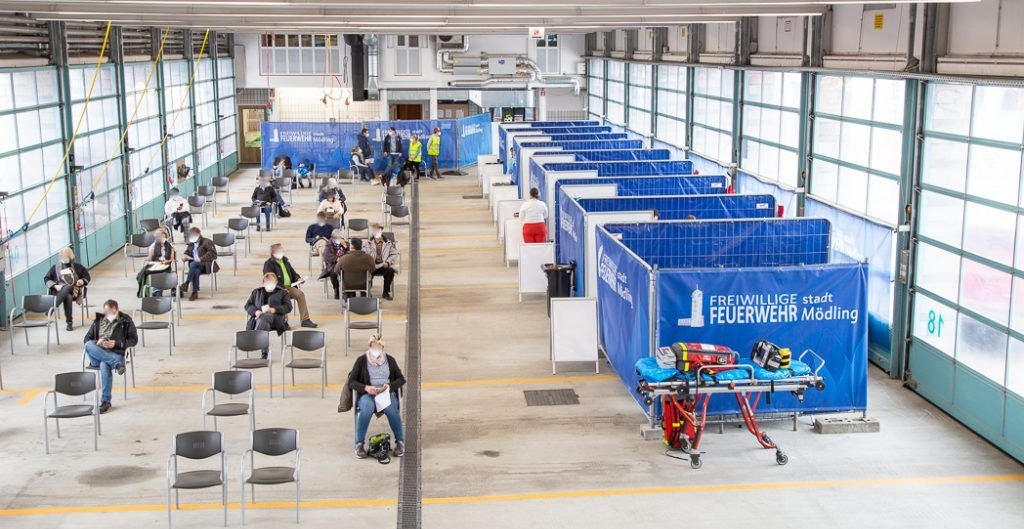 Am Areal der Feuerwehr in Mödling wurden am Samstag rund 900 Impfungen verabreicht.