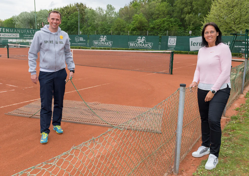 Sportlandesrat Jochen Danninger und NÖTV-Präsidentin Petra Schwarz freuen sich, wenn der Sport wieder Schwung aufnimmt.