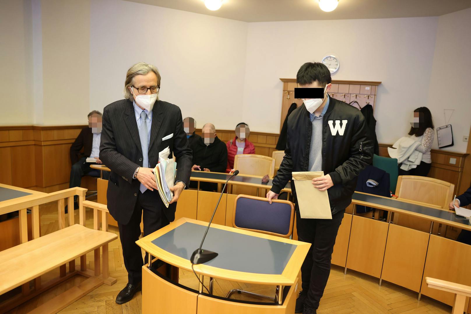 Qilin S. musste sich am Montag vor dem Wiener Straflandesgericht wegen der absichtlichen schweren Körperverletzung mit Dauerfolgen verantworten.