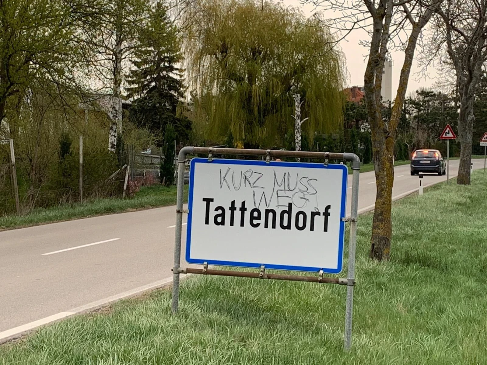 Ortstafeln wurden in Tattendorf beschmiert.