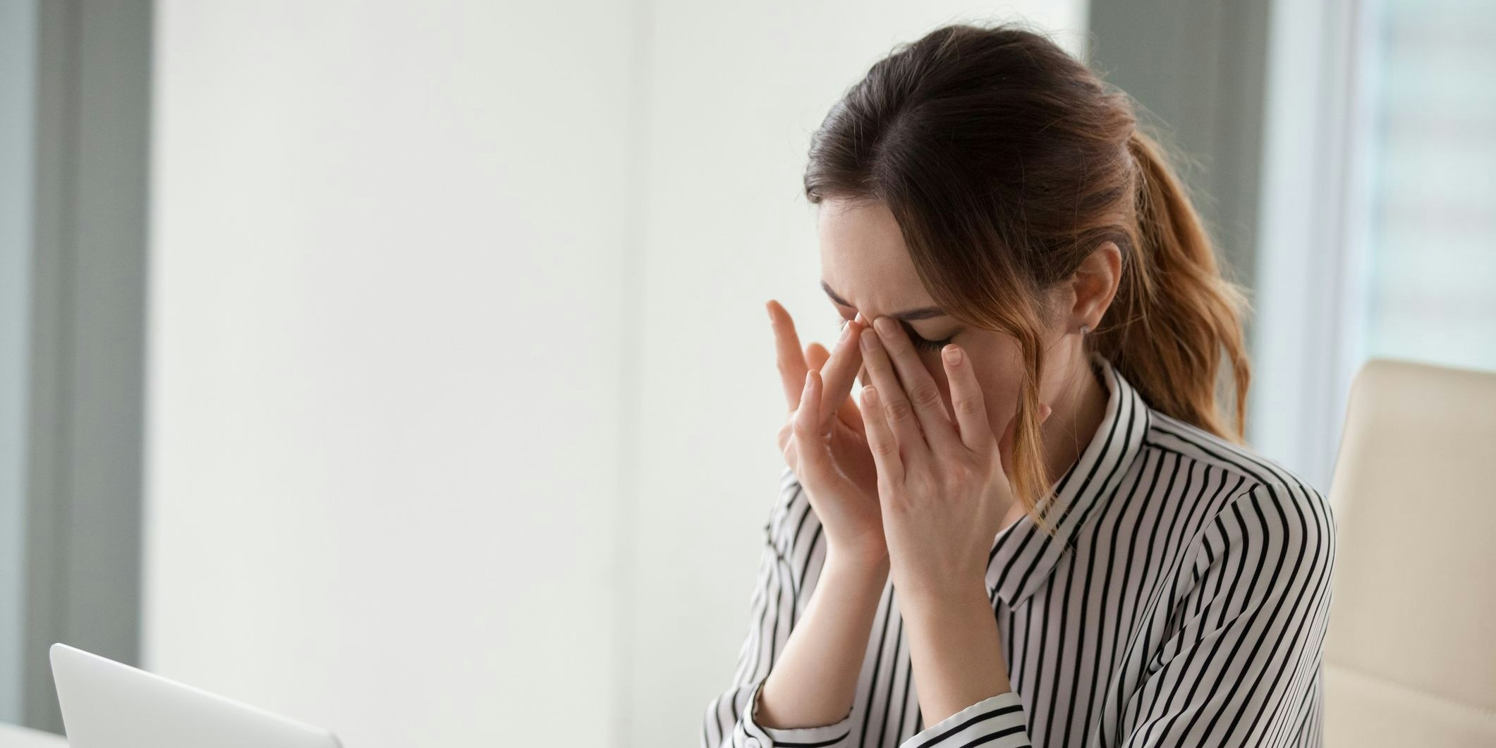 Trockene Augen quälen viele Menschen.