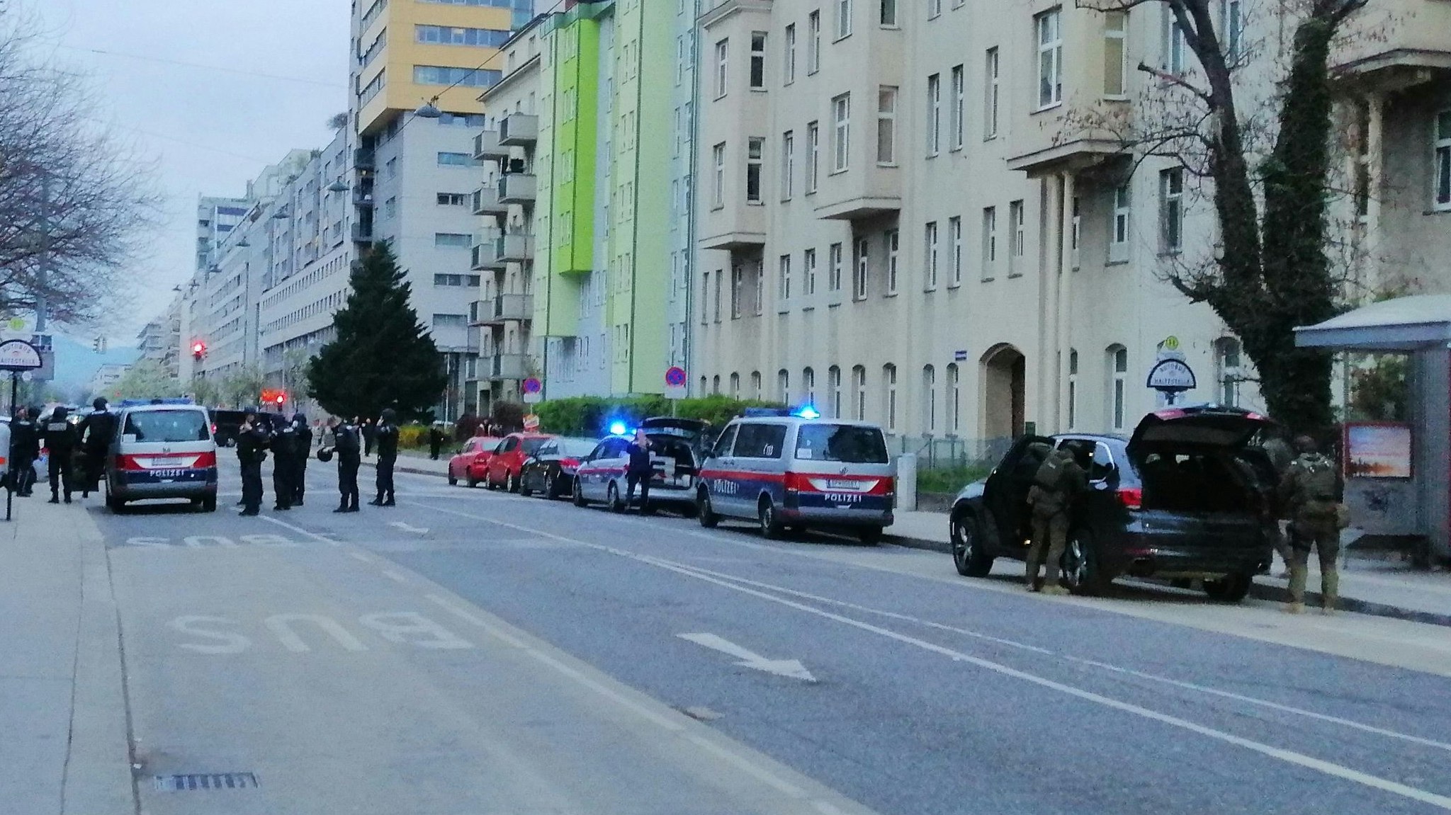 Großer Polizei-Einsatz in der Vorgartenstraße (Wien-Leopoldstadt) am Samstagabend. 
