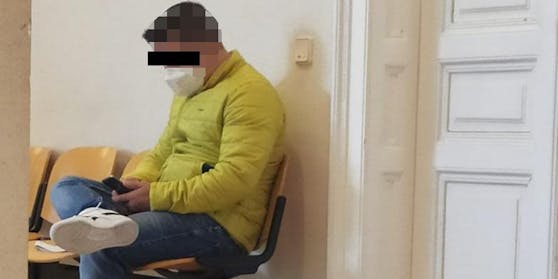 Der angeklagte Fahrer einer Mietwagenfirma vor Gericht