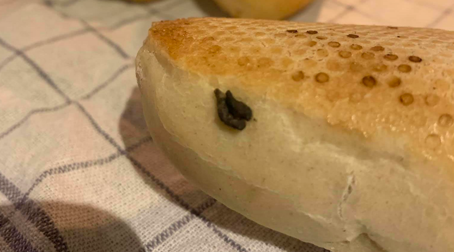 Der Kunde hielt den schwarzen Teig-Rest für Ratten-Kot