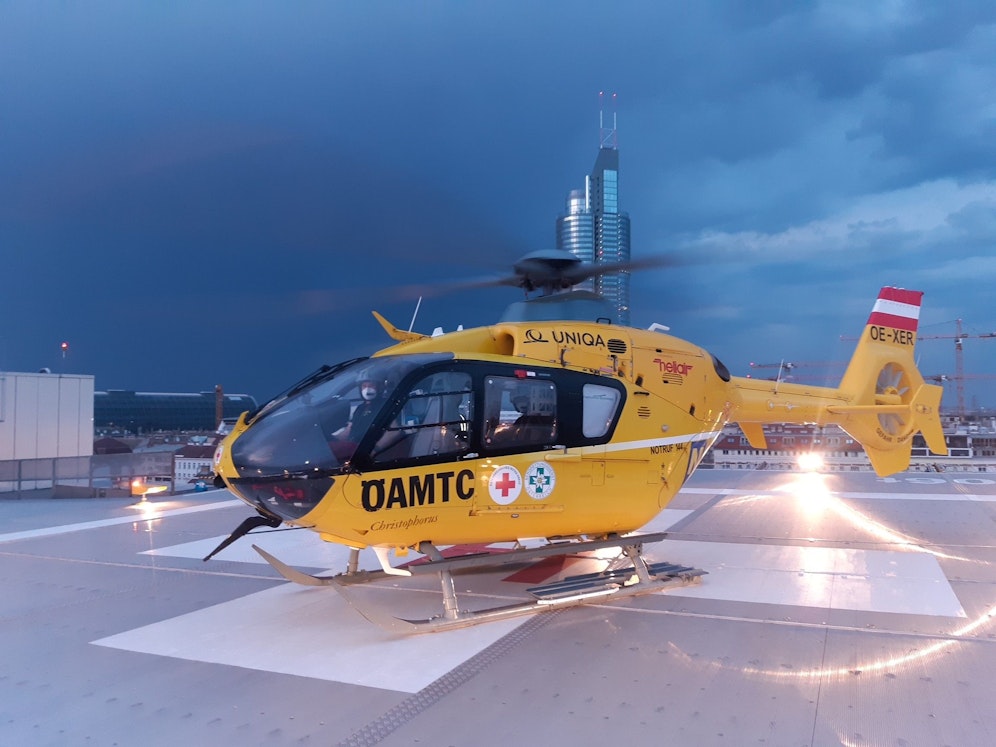 Der Mann wurde per Heli in Krankenhaus geflogen.