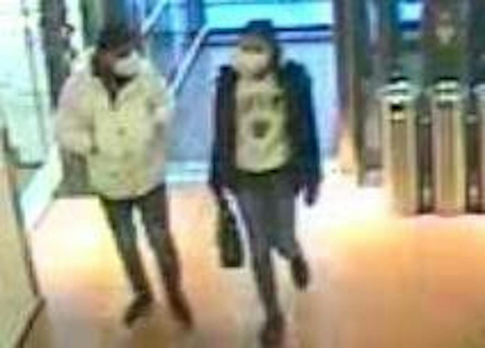 Die Polizei Wien sucht diese beiden Verdächtigen! Hinweise (auch anonym) werden an das Landeskriminalamt, Ermittlungsdienst unter der Telefonnummer 01-31310-33800 erbeten.