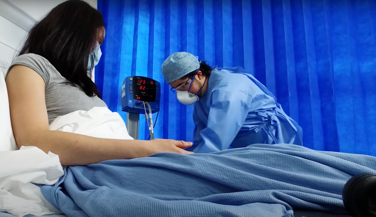 Gewagte Studie: Forschende der University of Oxford wollen junge Menschen, die bereits eine Infektion überstanden haben, erneut anstecken. 